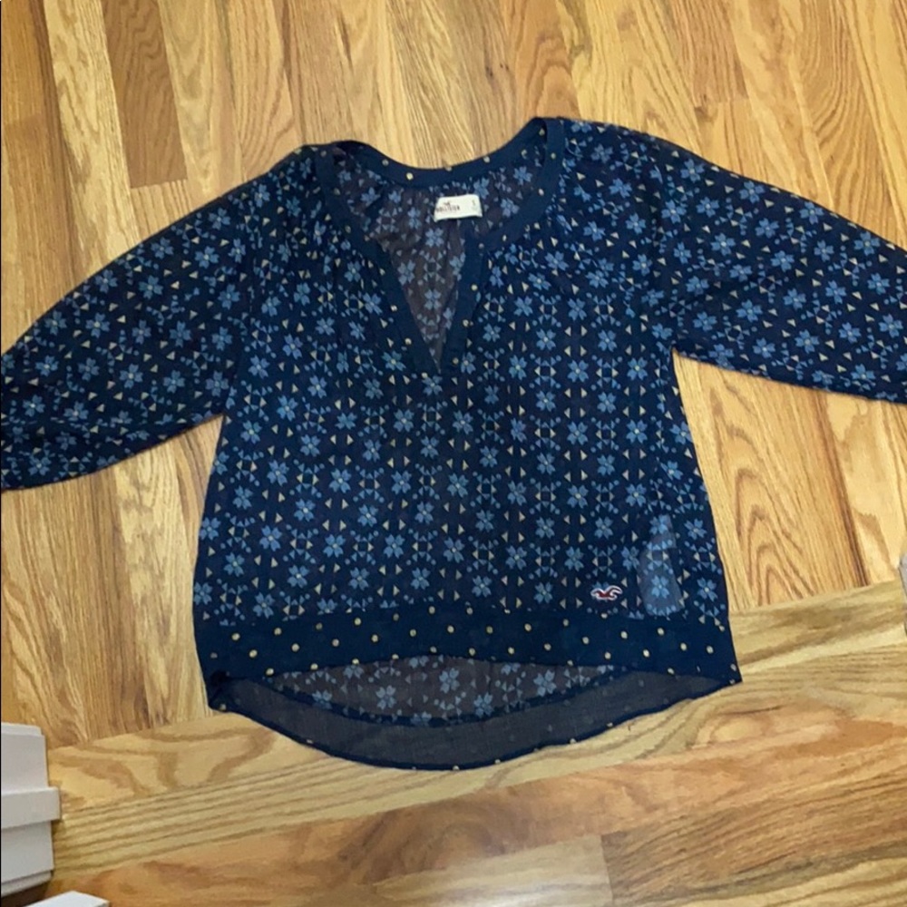 Hollister shirt, sz S. excellent condition.